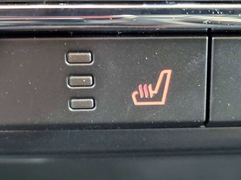 Used 2023 Ford F150 Lightning XLT image 6