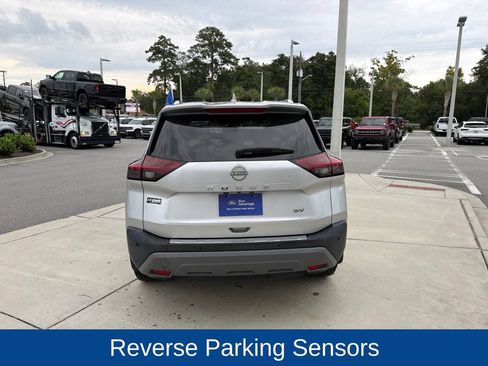 Used 2022 Nissan Rogue SV w/ SV Premium Package FWD image 6