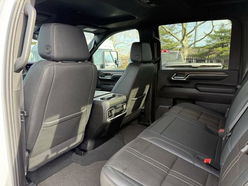 Used 2024 Chevrolet Silverado 3500 High Country w/ Technology Package image 33