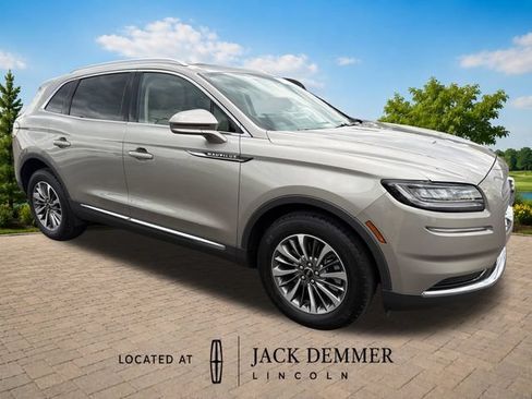 Used 2023 Lincoln Nautilus Reserve AWD/4WD image 10
