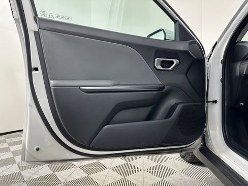 Used 2025 Kia K4 LXS image 22