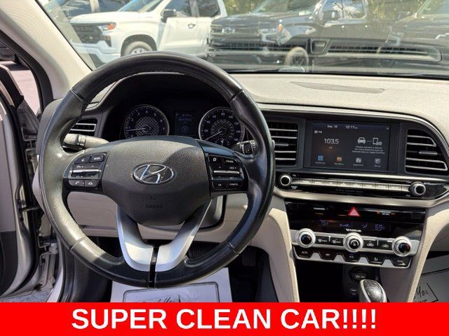 Used 2020 Hyundai Elantra Limited FWD image 17
