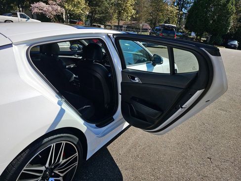 Used 2022 Kia Stinger GT1 AWD/4WD image 25