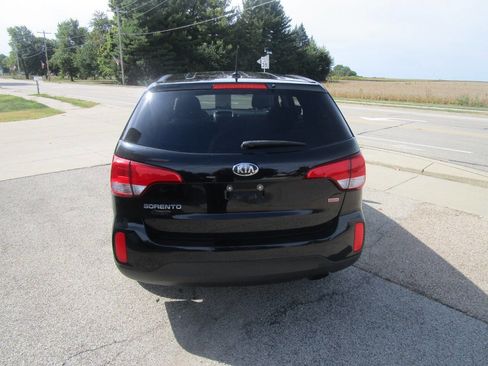Used 2014 Kia Sorento LX image 4