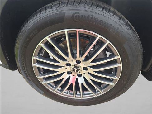 Used 2025 Mercedes-Benz GLC 300 4MATIC image 22