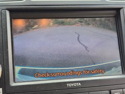 Used 2012 Toyota Highlander Limited w/ Tow Pkg AWD/4WD image 29