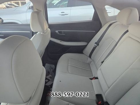 Used 2025 Hyundai Sonata SEL FWD image 3