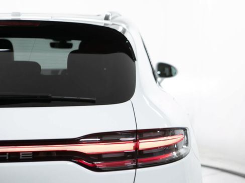 New 2026 Porsche Macan AWD/4WD image 21