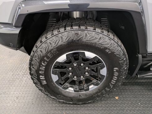 Used 2024 GMC Hummer EV 3X w/ Extreme Off-Road Package image 7