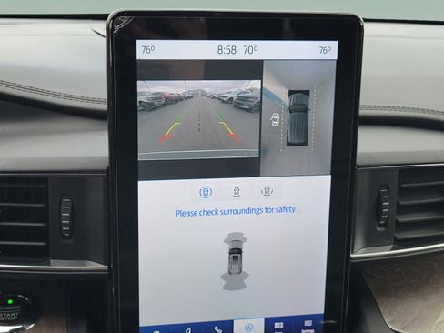 Used 2020 Ford Explorer Platinum w/ Premium Technology Package image 30