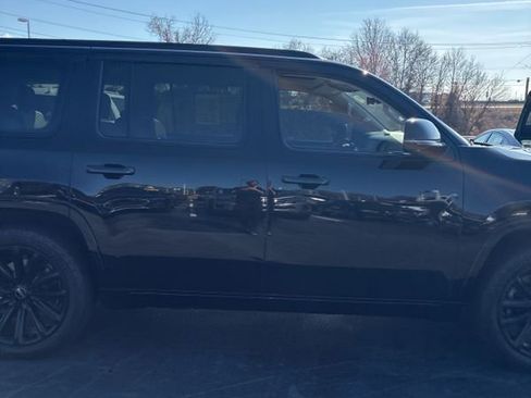 Used 2022 Jeep Grand Wagoneer Series I w/ Flexible Seating Group image 11