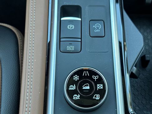 New 2025 Nissan Pathfinder Platinum w/ Cargo Package image 27