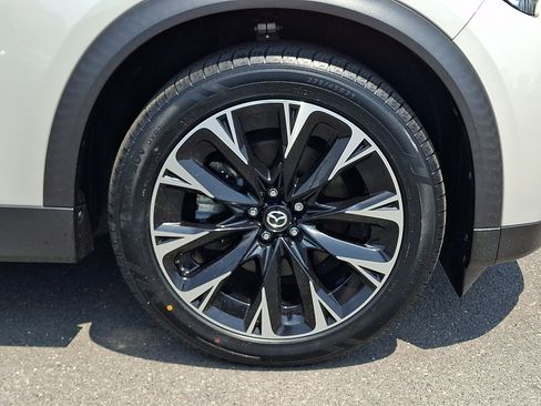 Used 2024 MAZDA CX-90 Plug-In Hybrid w/ Premium Pkg AWD/4WD image 9