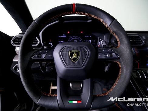 Used 2023 Lamborghini Urus Performante AWD/4WD image 14