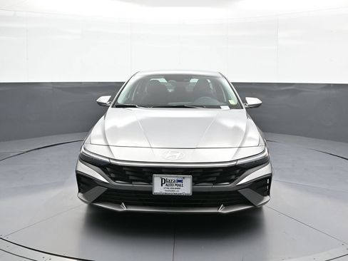 Certified 2024 Hyundai Elantra SEL FWD image 2