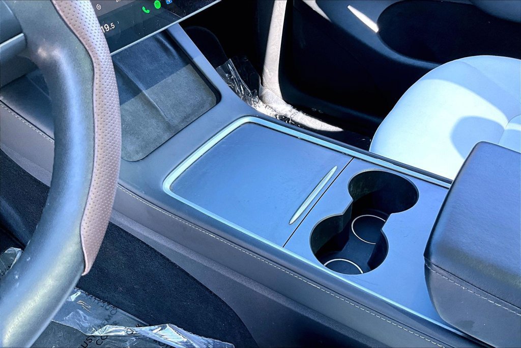 Used 2023 Tesla Model Y 2WD image 16