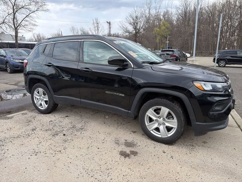 Used 2022 Jeep Compass Latitude image 19