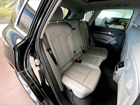 Certified 2025 Audi Q5 2.0T Premium Plus w/ Premium Plus Package image 20