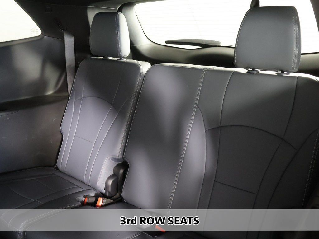 Used 2023 Buick Enclave Essence w/ Experience Buick Package AWD/4WD image 9