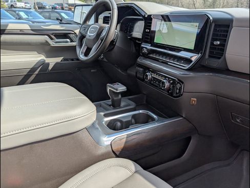 Used 2024 GMC Sierra 1500 SLT w/ SLT Premium Plus Package image 18
