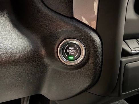 Used 2025 Chevrolet Silverado 1500 Custom image 36