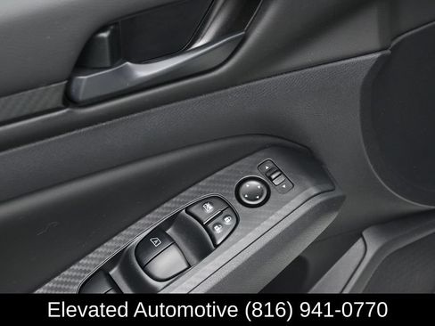 Used 2025 Nissan Altima 2.5 S FWD image 14
