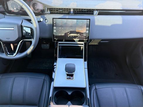 Used 2025 Land Rover Range Rover Evoque S image 19