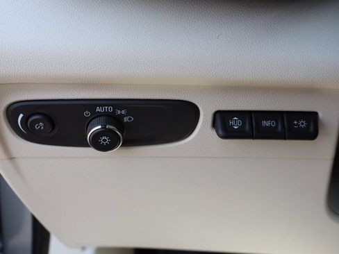 Used 2023 Buick Envision Avenir AWD/4WD image 27