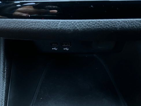 Used 2025 Buick Envista Sport Touring image 24