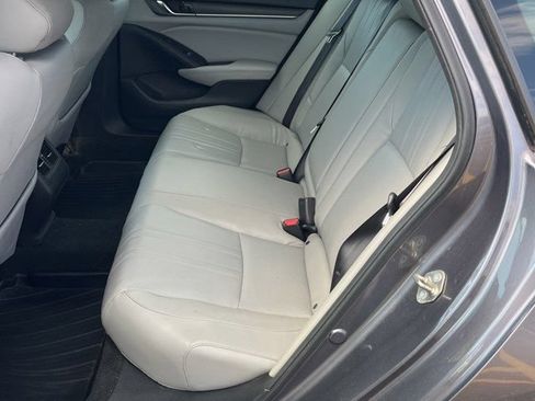 Used 2018 Honda Accord Touring image 12