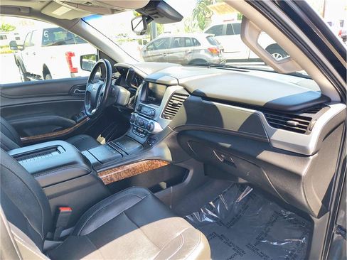Used 2019 Chevrolet Suburban Premier AWD/4WD image 14