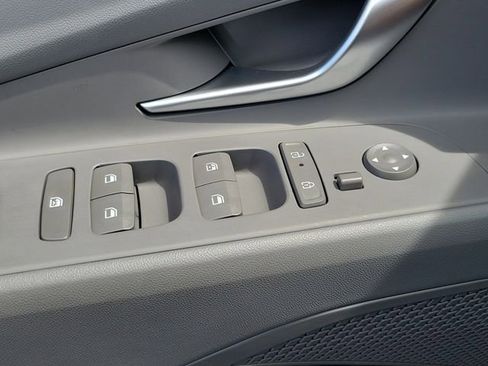 Certified 2025 Hyundai Elantra SEL image 15