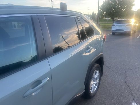 Used 2021 Toyota RAV4 XLE w/ Convenience Package AWD/4WD image 8