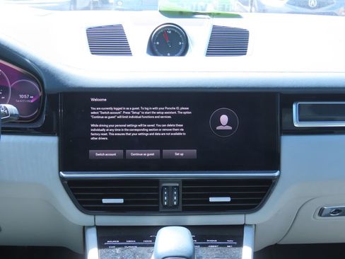 Used 2022 Porsche Cayenne AWD/4WD image 9