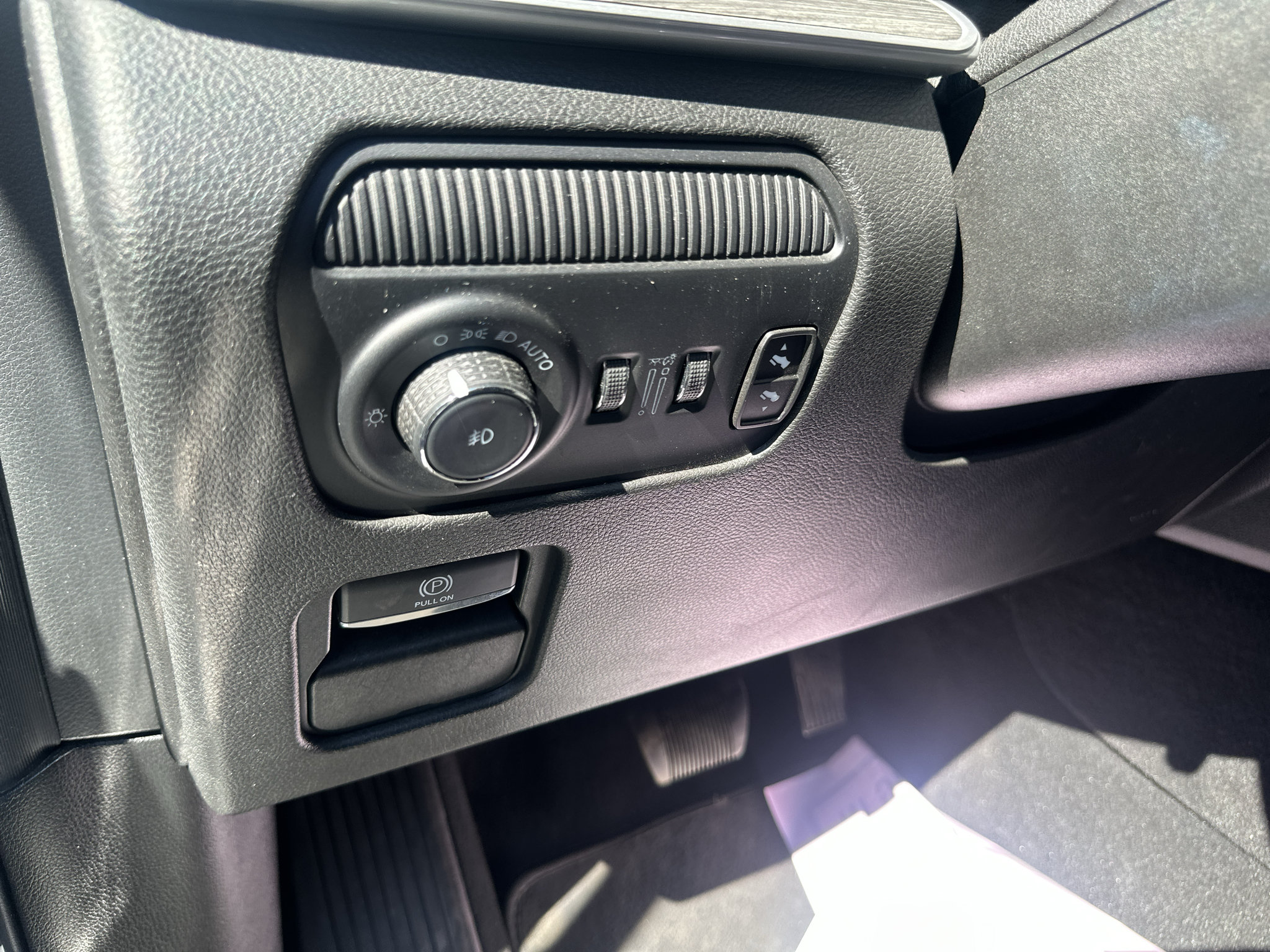 Used 2024 Jeep Wagoneer Series III AWD/4WD image 23