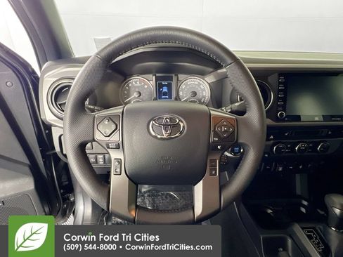 Used 2023 Toyota Tacoma TRD Off-Road w/ TRD Premium Off Road Package AWD/4WD image 8