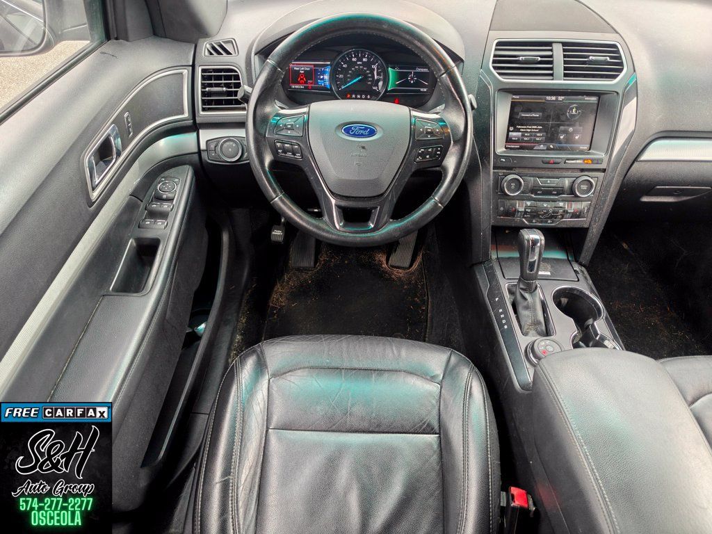 Used 2016 Ford Explorer XLT w/ Equipment Group 202A AWD/4WD image 4