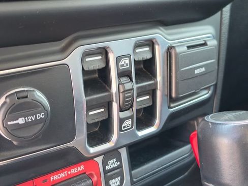 Used 2022 Jeep Gladiator Rubicon w/ LED Lighting Group AWD/4WD image 28