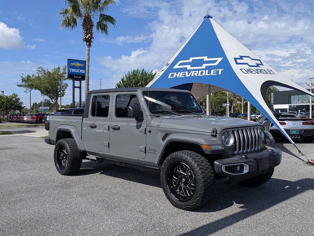 Used 2022 Jeep Gladiator Overland w/ LED Lighting Group AWD/4WD image 29
