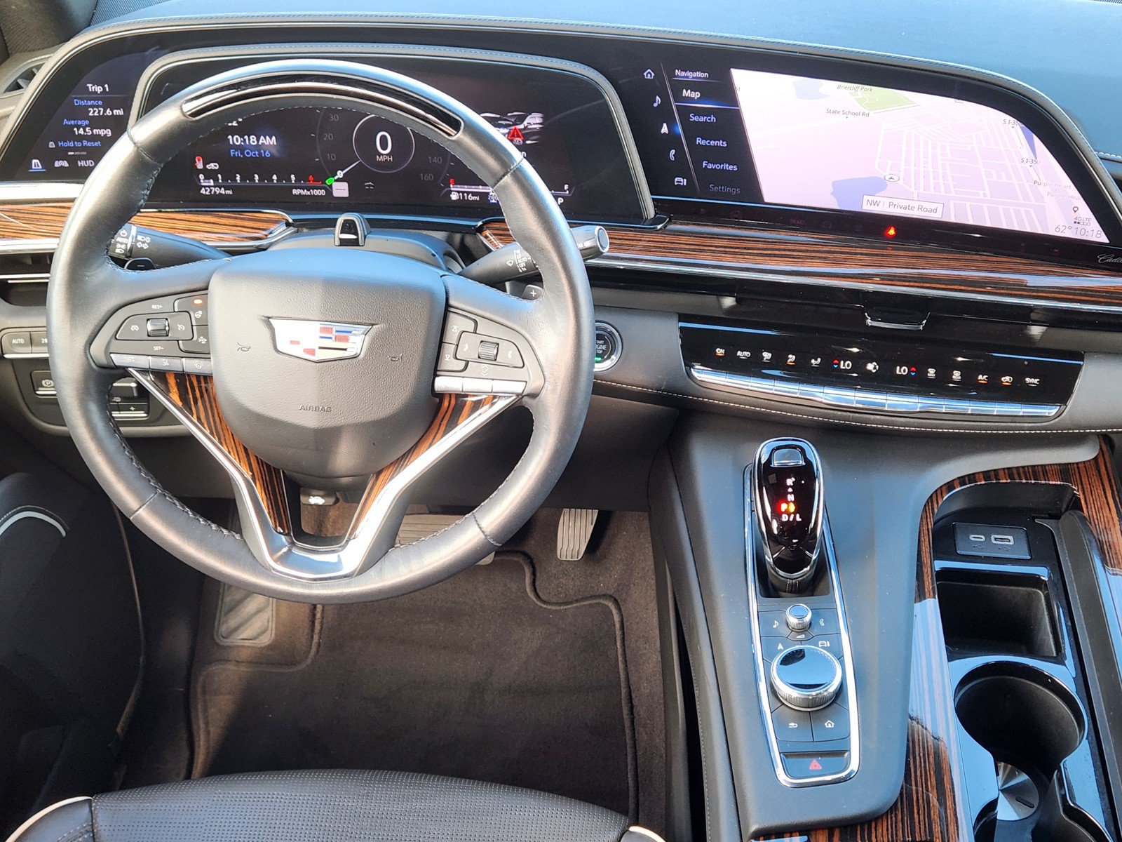Certified 2023 Cadillac Escalade Premium Luxury w/ Performance Package AWD/4WD image 10