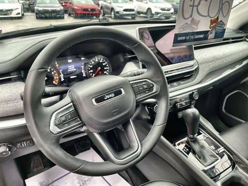 Used 2022 Jeep Compass Latitude image 13