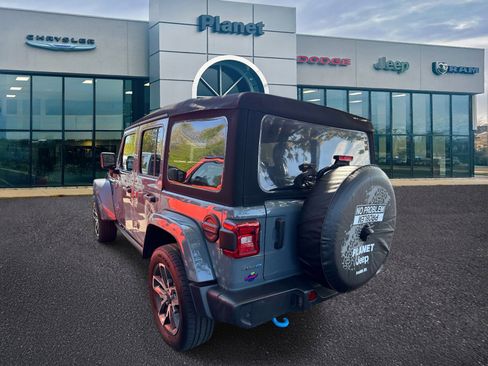 Used 2024 Jeep Wrangler Unlimited w/ Convenience Group AWD/4WD image 2