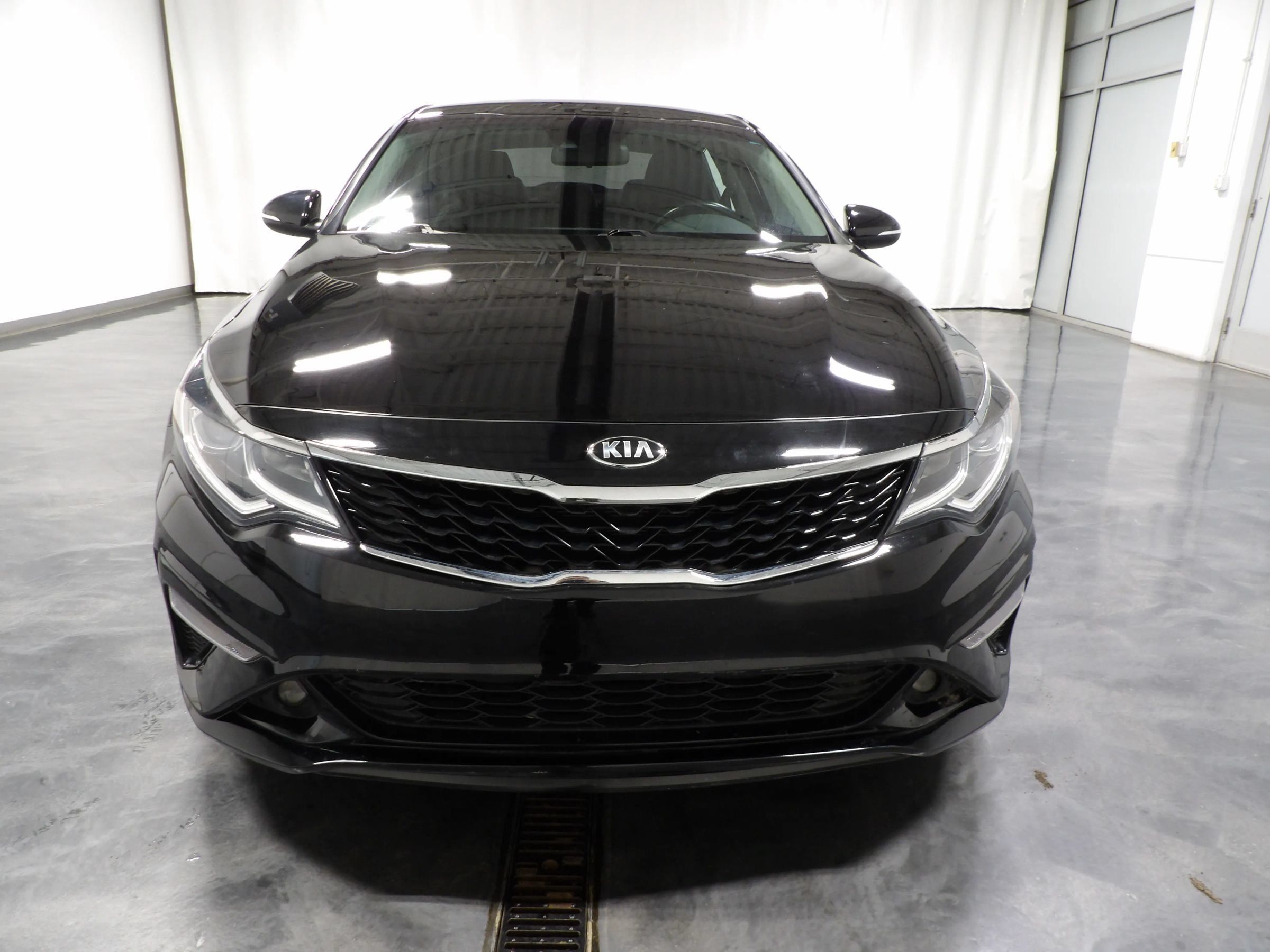 Used 2020 Kia Optima S FWD image 2