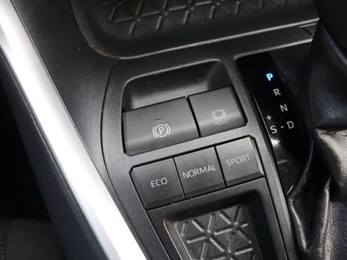 Used 2020 Toyota RAV4 LE w/ Carpet Mat Package FWD image 19