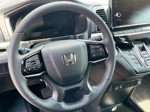 Used 2025 Honda Odyssey EX-L image 11