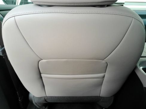 Used 2026 GMC Acadia Elevation w/ Elevation Premium Package FWD image 33