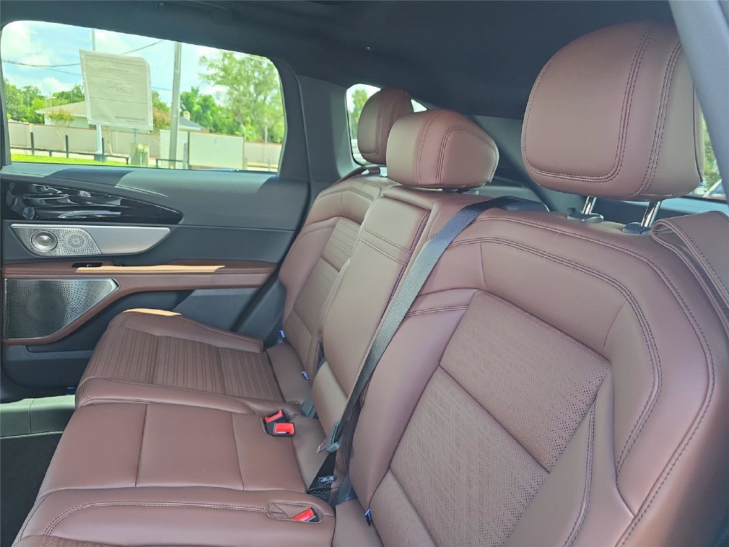 New 2026 Lincoln Nautilus Reserve AWD/4WD image 10
