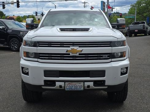Used 2019 Chevrolet Silverado 3500 LTZ w/ Duramax Plus Package AWD/4WD image 8