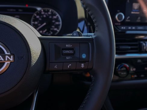 New 2025 Nissan Pathfinder SV image 27