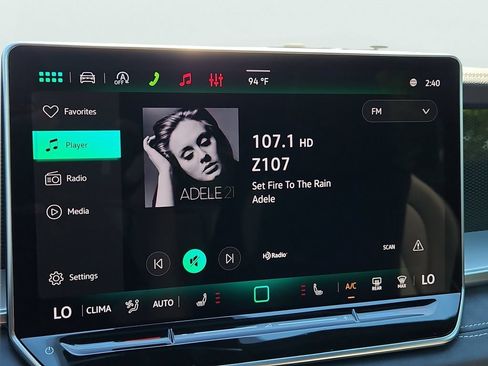 Certified 2026 Volkswagen Tiguan SE R-Line AWD/4WD image 28
